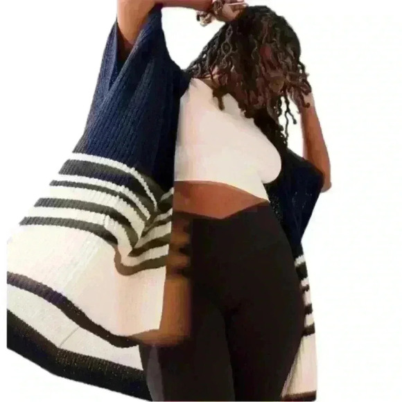 NWT Aerie Navy Blue White Oversized Long Heavy Knit Cardigan Size X-Small Small - Picture 2 of 8